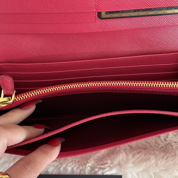 💕 AUTHENTIC PRADA rose pink gold large wallet - Picture 8 of 15